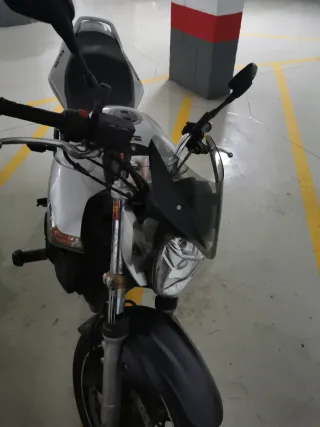 Suzuki GSR 600 EN PERFECTO ESTADO