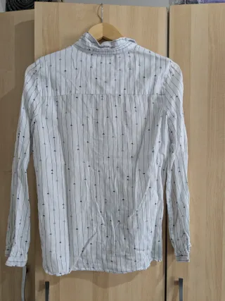 Camisa niña blanca con rayas y triángulos negros