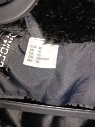 Cazadora negra mujer con cuello