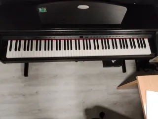 Piano HP-4