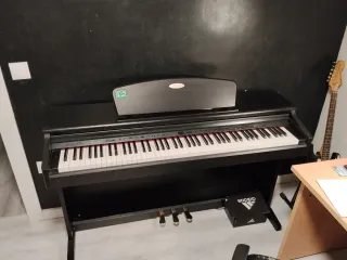 Piano HP-4