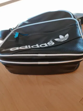Bolso bandolera Adidas negro y blanco