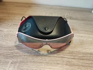 Occhiali da sole Ray-Ban rosa