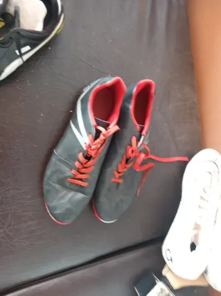 VENDO 3 BOTAS DE FUTBOL