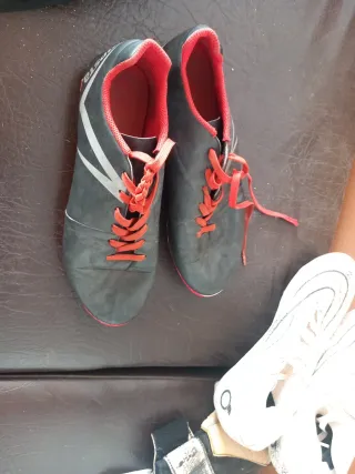 VENDO 3 BOTAS DE FUTBOL