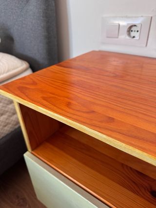 x2 Mesitas de noche de madera Ikea