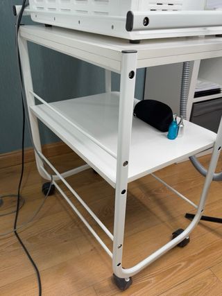 Carrito auxiliar blanco y gris