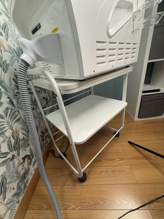 Carrito auxiliar blanco y gris