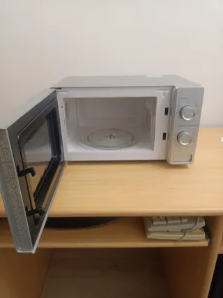 Microondas Midea Plateado