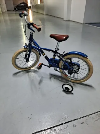 Bicicleta infantil Btwin azul 16 pulgadas 4-6 años