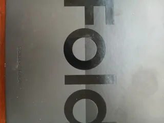 Samsung Galaxy Z Fold 4 con scatola