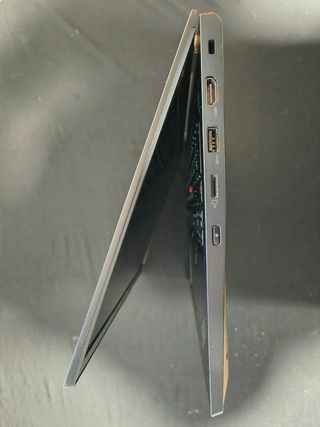 Portátil Lenovo Thinkpad L13 se regala cargador