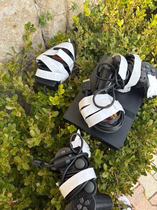 Playstation 2 Slim Nera + 2 Joypad