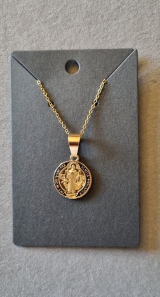 Medalla San Benito Dorada Negra