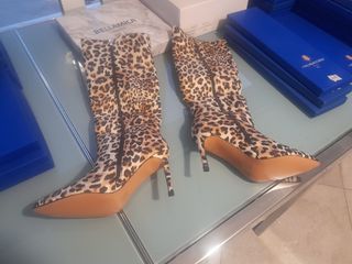 Stivali con stampa leopardata