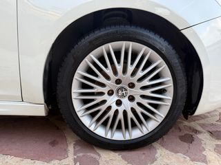 Alfa Romeo Giulietta 2011 Impecable con revisiones