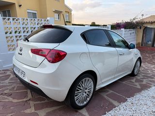 Alfa Romeo Giulietta 2011 Impecable con revisiones