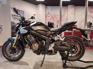 Honda CB650R 2025 - 2000 km