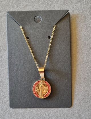 Medalla San Benito Oro y Rojo