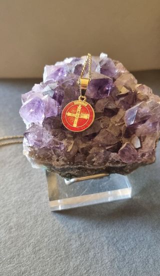 Medalla San Benito Oro y Rojo