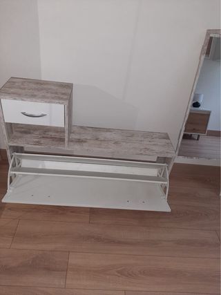 Mueble recibidor blanco y madera
