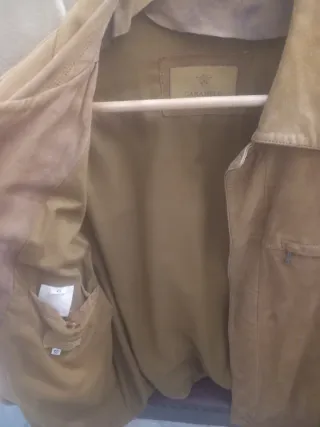 Chaqueta marca Caramelo de ante para caballero.