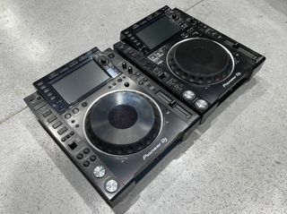 2x Pioneer DJ CDJ-2000 Nexus 2 (033966 / 027294)