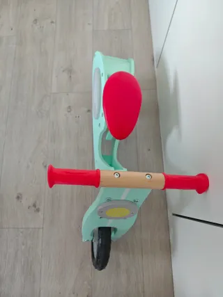 Bicicleta de madera infantil