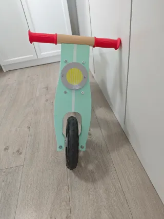 Bicicleta de madera infantil