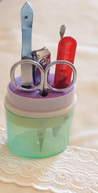 A ESTRENAR: JABONERA+ESTUCHE PEINES/ESPEJO+REGALOS