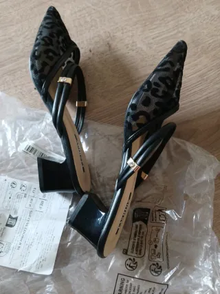 Zapatos de fiesta tacón leopardo . Acaba de llegar