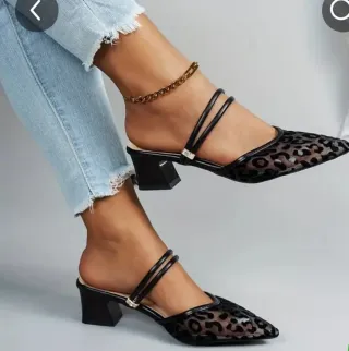 Zapatos de fiesta tacón leopardo . Acaba de llegar