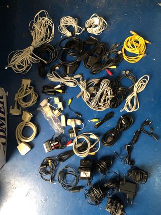 Lote de Cables y Adaptadores Varios