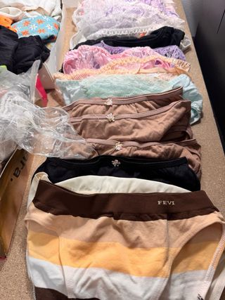 Lote +100 Bragas y Tangas tallas variadas