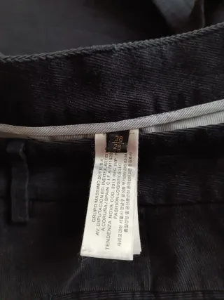 Pantalón Massimo Dutti gris micropana