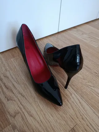 Zapatos de tacón negros charol talla 36,5