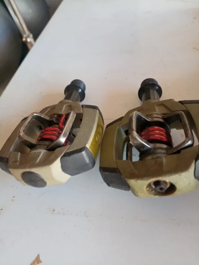 Pedales automáticos sin calas MTB