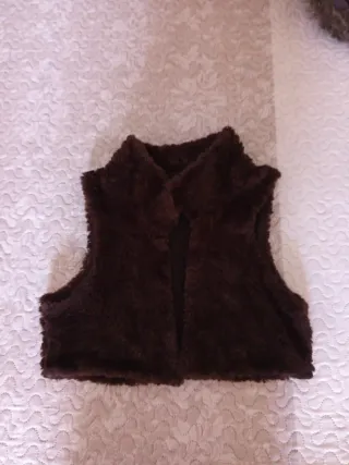 Chaleco de pelo marrón