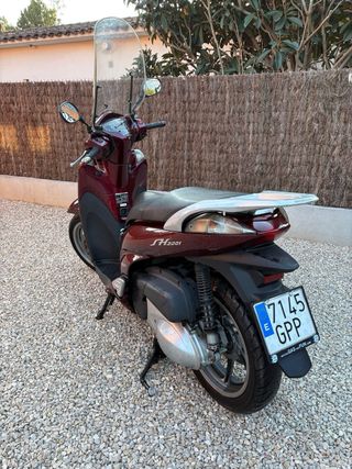 Honda SH300i Granate con cofre original