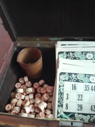 Cassetta Tombola Vintage con Serratura Rotta