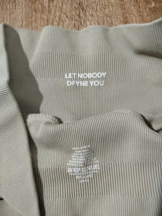 Pantalones cortos deportivos DFYNE beige