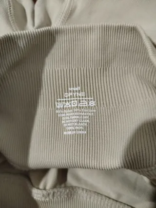 Pantalones cortos deportivos DFYNE beige