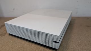 Consola Xbox One S 1TB NO ENCIENDE