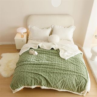 Manta Sherpa Ultrasuave Grande color verde salvia