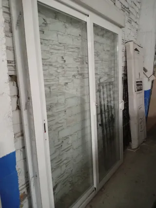 Corredera con cerradura y llave