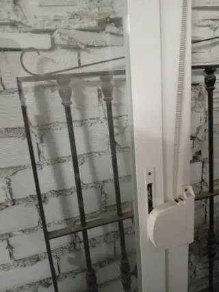 Corredera con cerradura y llave