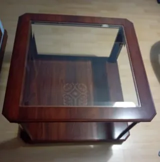 2 Mesas,una Redonda extensible otra cuadrada salón