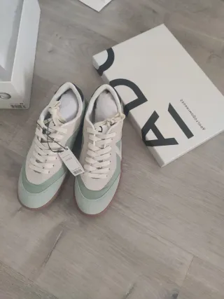 Zapatillas de mujer de Adolfo Domínguez