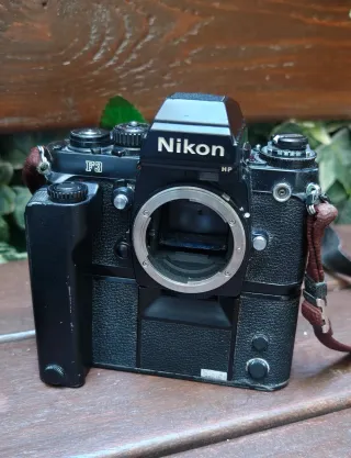 Cámara Analógica Nikon F3 + Accesorios