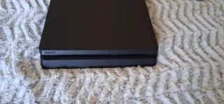 Consola PS4 Slim 1TB + 5 Juegos